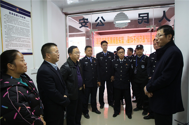 河池:副市长,市公安局党委书记,局长李文博深入都安大