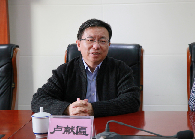 贺州自治区人大常委会副主任卢献匾到市公安局开展春节前走访慰问活动
